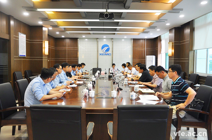 三方就協(xié)同創(chuàng)新展開討論，并達(dá)成合作協(xié)議